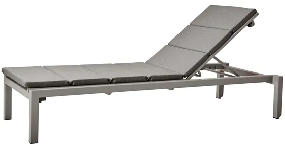 Cane-Line Relax Sonnenliege - hellgrau mit grauem Kissen
